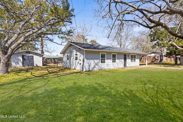 3709 Pineview Drive, Pascagoula, MS 39581