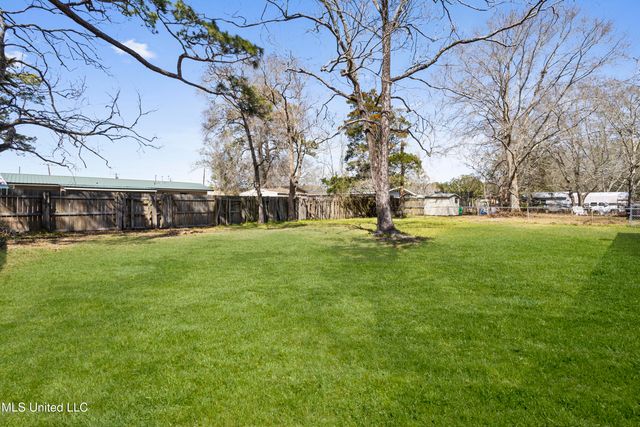 3709 Pineview Drive, Pascagoula, MS 39581