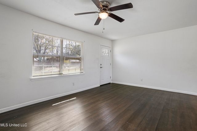 3709 Pineview Drive, Pascagoula, MS 39581