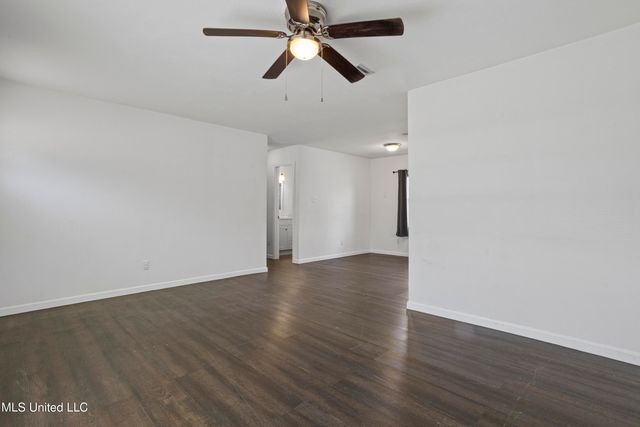 3709 Pineview Drive, Pascagoula, MS 39581