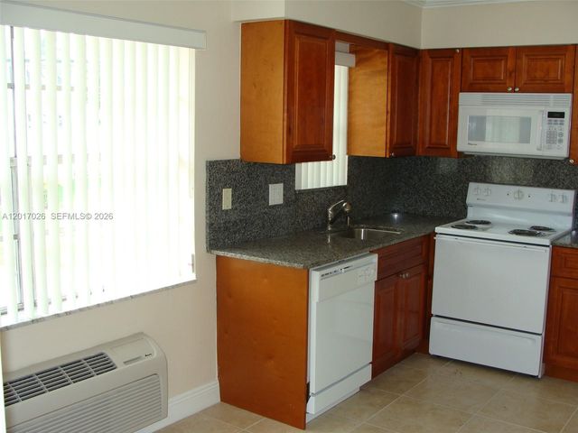3624 Jackson St 2, Hollywood, FL 33021
