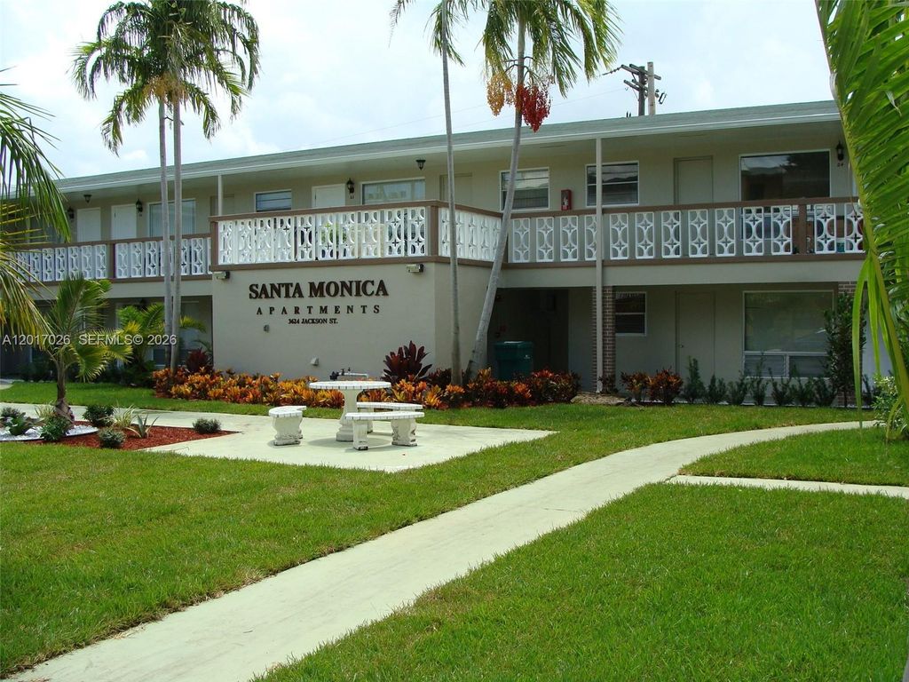 3624 Jackson St 2, Hollywood, FL 33021