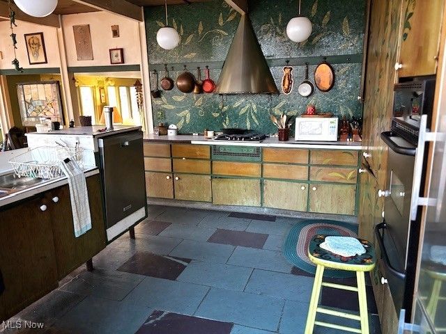 4577 Emerson Road, South Euclid, OH 44121