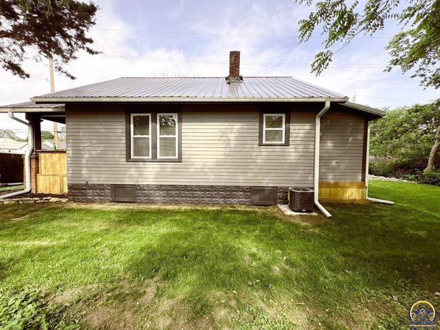 1113 SW Hampton ST, Topeka, KS 66604