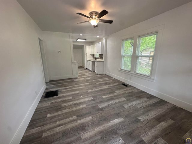 1113 SW Hampton ST, Topeka, KS 66604