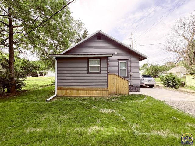 1113 SW Hampton ST, Topeka, KS 66604