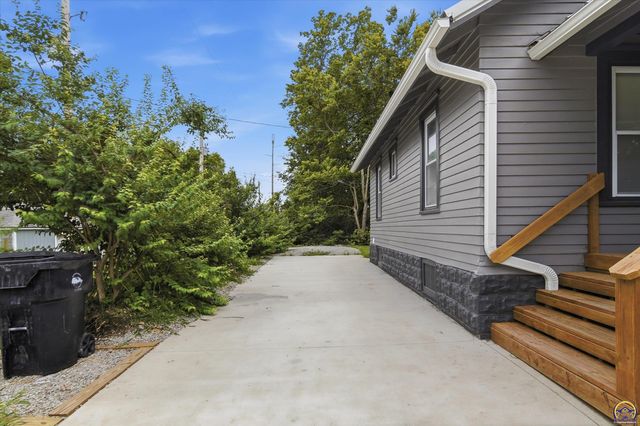 1113 SW Hampton ST, Topeka, KS 66604