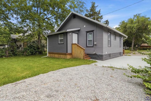 1113 SW Hampton ST, Topeka, KS 66604