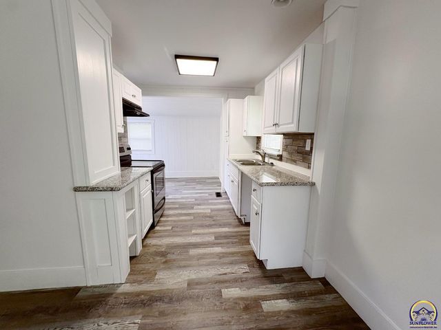 1113 SW Hampton ST, Topeka, KS 66604