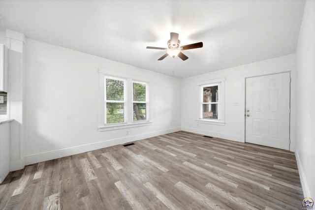 1113 SW Hampton ST, Topeka, KS 66604