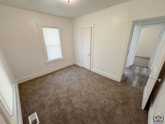 1113 SW Hampton ST, Topeka, KS 66604