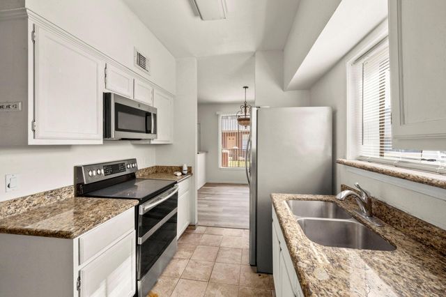 1103 Dulles 202, Stafford, TX 77477