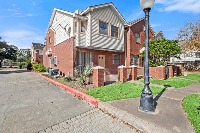 1103 Dulles 202, Stafford, TX 77477