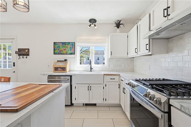 11 John Street, Cumberland, RI 02864