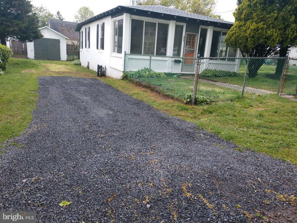 807 MERLIN ST, Bristol, PA 19007