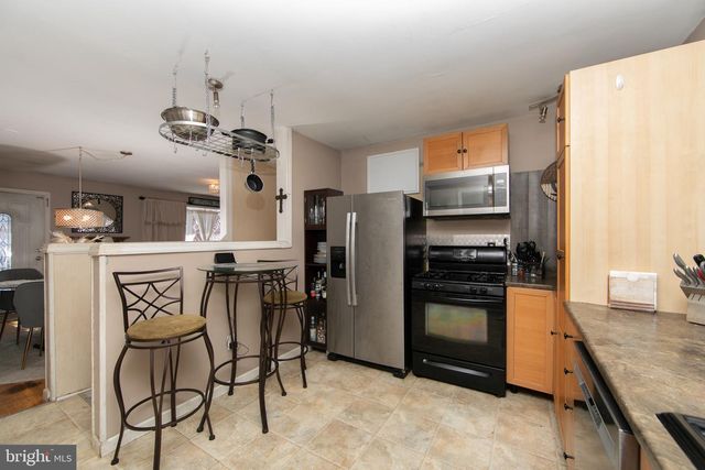 10 LAKEVILLA DR, Voorhees, NJ 08043