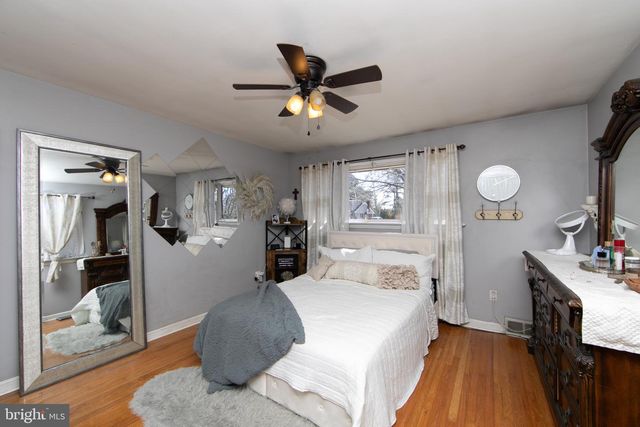 10 LAKEVILLA DR, Voorhees, NJ 08043