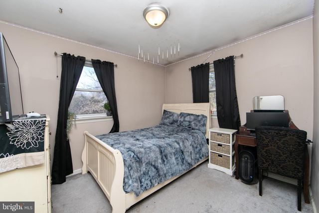 10 LAKEVILLA DR, Voorhees, NJ 08043