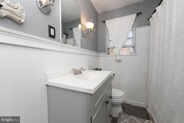 10 LAKEVILLA DR, Voorhees, NJ 08043