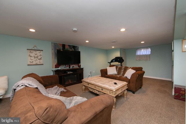 10 LAKEVILLA DR, Voorhees, NJ 08043