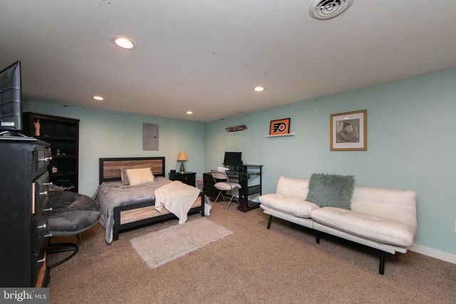 10 LAKEVILLA DR, Voorhees, NJ 08043