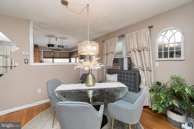 10 LAKEVILLA DR, Voorhees, NJ 08043