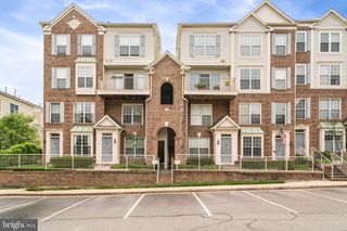 4105 OXFORD LN #302, Fairfax, VA 22030