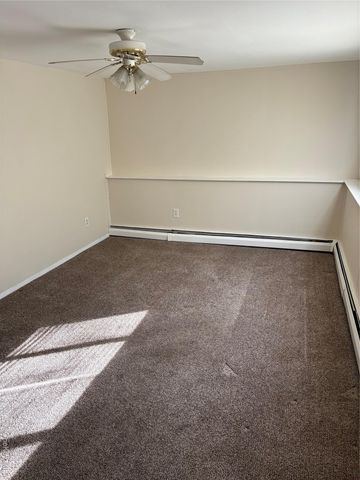 892 Pine Avenue, West Islip, NY 11795