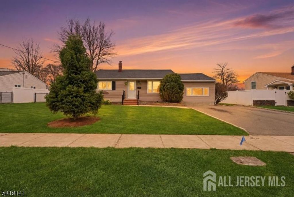 317 Ledden Terrace, South Plainfield, NJ 07080