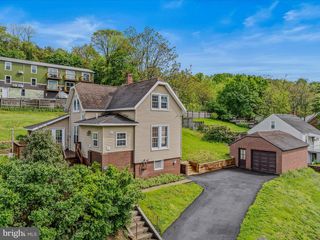 151 S LAUREL AVE, Berkeley Springs, WV 25411
