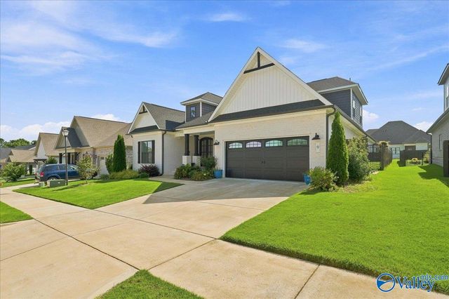 9 Thicket Grove Circle SW, Huntsville, AL 35803