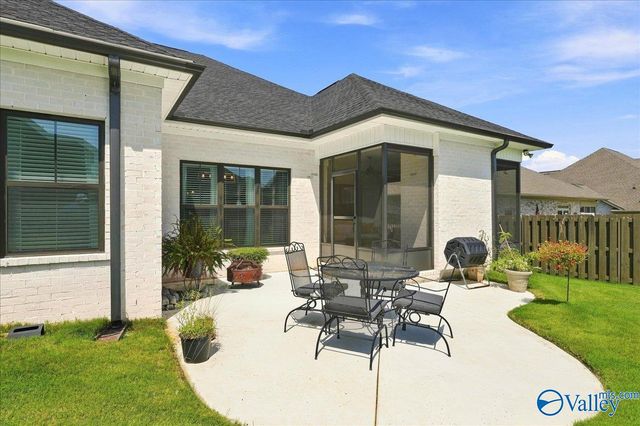 9 Thicket Grove Circle SW, Huntsville, AL 35803