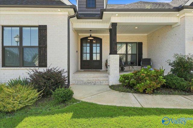 9 Thicket Grove Circle SW, Huntsville, AL 35803