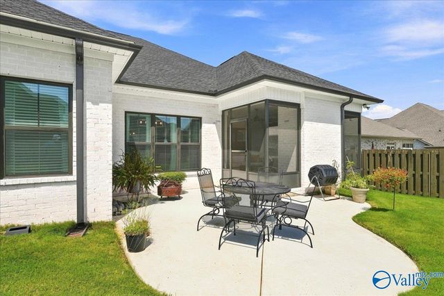 9 Thicket Grove Circle SW, Huntsville, AL 35803