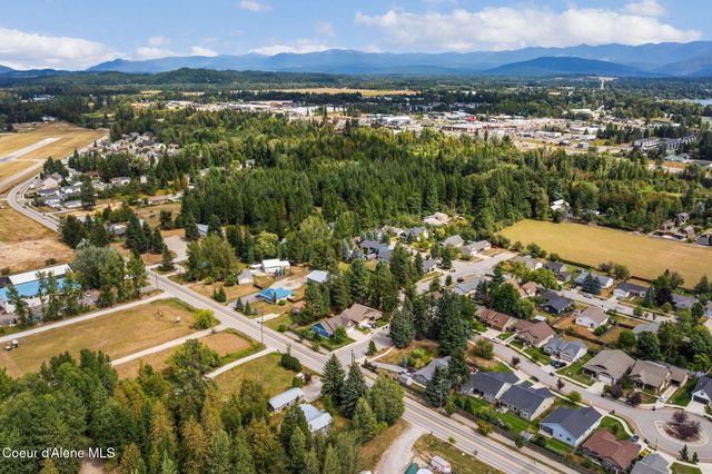 2413 N Boyer Ave, Sandpoint, ID 83864