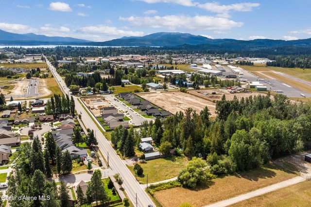 2413 N Boyer Ave, Sandpoint, ID 83864