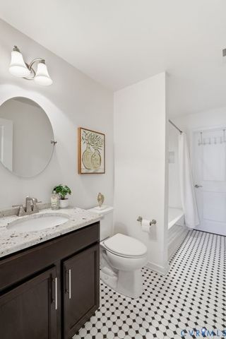 6811 Southwalk Hts, Moseley, VA 23120