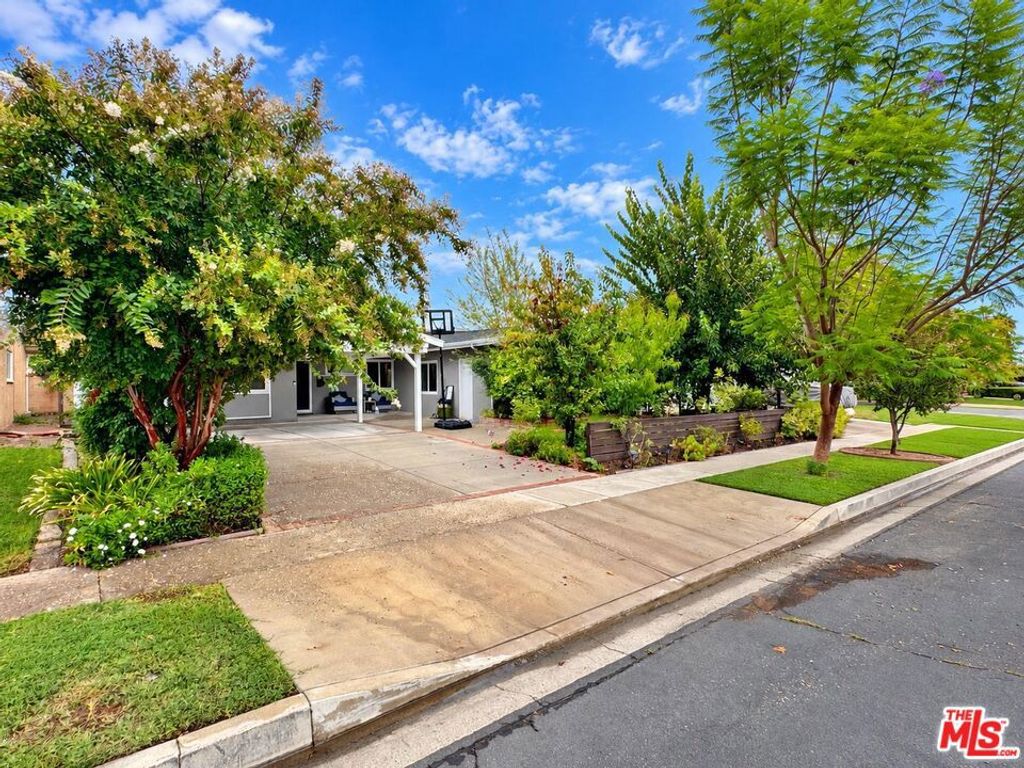23909 Welby Way, Los Angeles, CA 91307 — photo 3