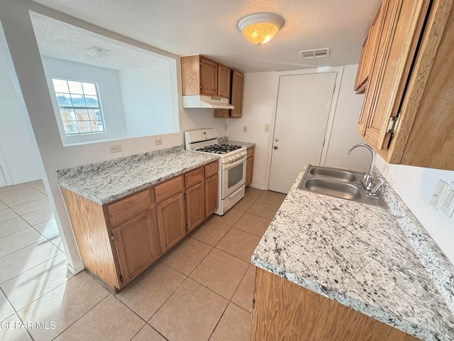 10268 VALLE DEL SOL Drive, El Paso, TX 79924