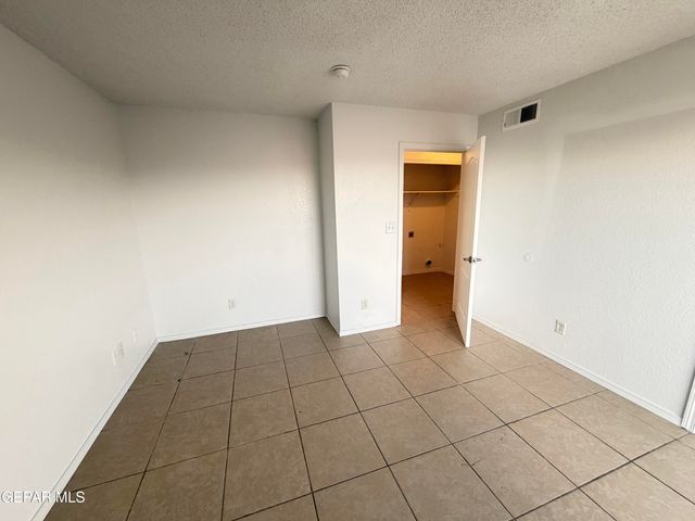 10268 VALLE DEL SOL Drive, El Paso, TX 79924