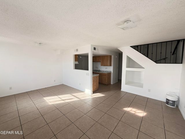 10268 VALLE DEL SOL Drive, El Paso, TX 79924