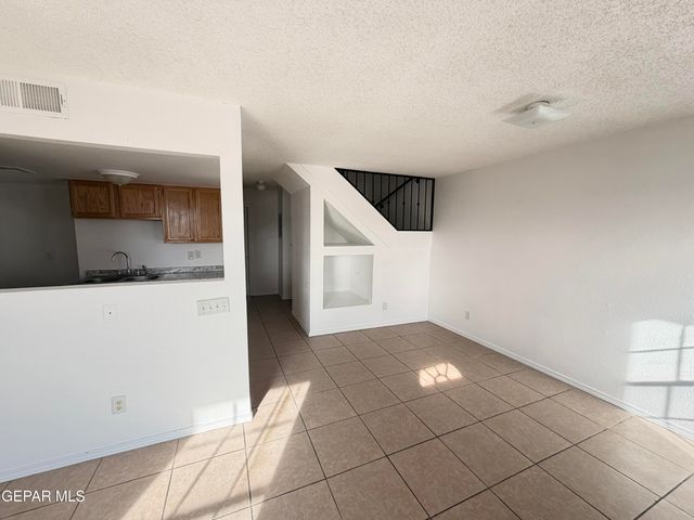 10268 VALLE DEL SOL Drive, El Paso, TX 79924