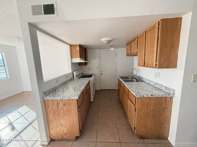 10268 VALLE DEL SOL Drive, El Paso, TX 79924