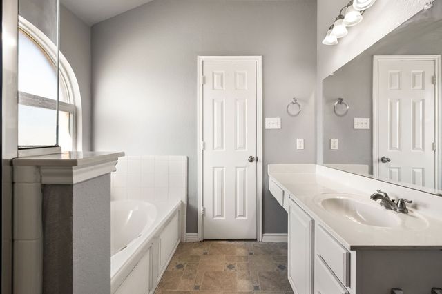 603 Sotogrande Street, Grand Prairie, TX 75051