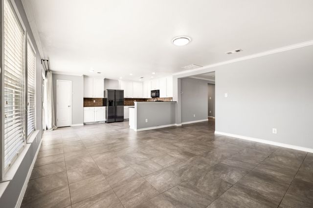 603 Sotogrande Street, Grand Prairie, TX 75051