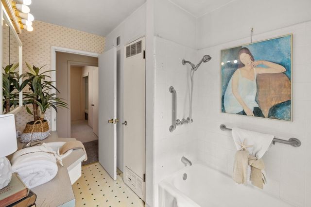 662 Oak Street, Monterey, CA 93940