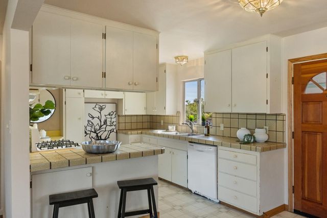 662 Oak Street, Monterey, CA 93940