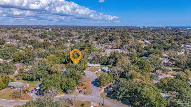 514 S Edgewood Cir, Pensacola, FL 32506