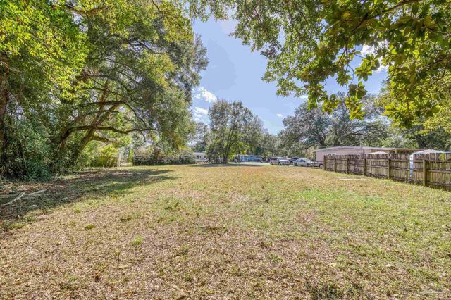 514 S Edgewood Cir, Pensacola, FL 32506