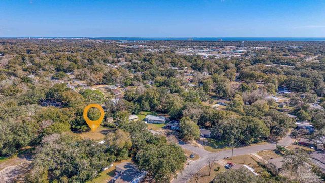 514 S Edgewood Cir, Pensacola, FL 32506